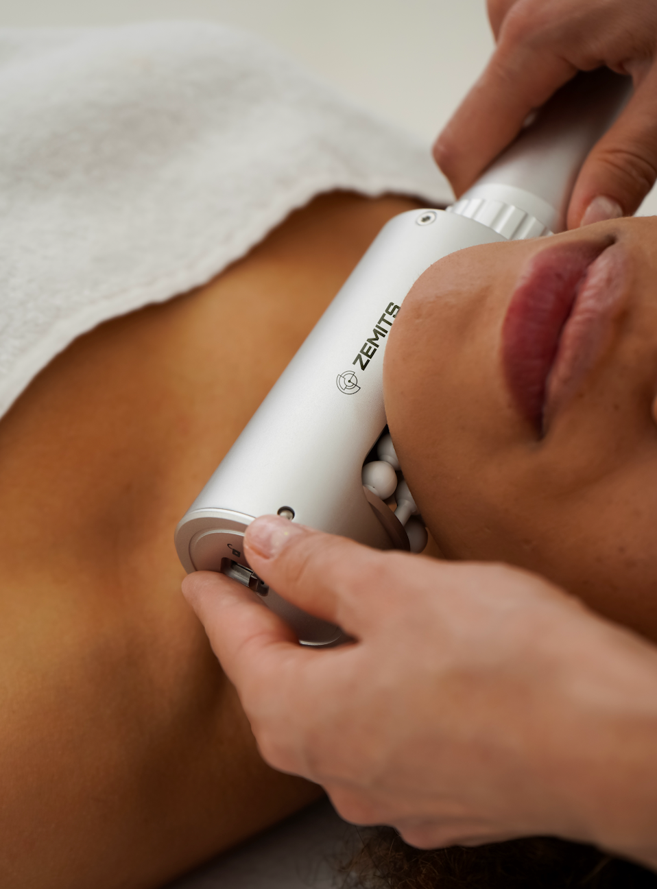 Zemits EndoLuxx Pro 顔と体のためのエンドマッサージデバイス